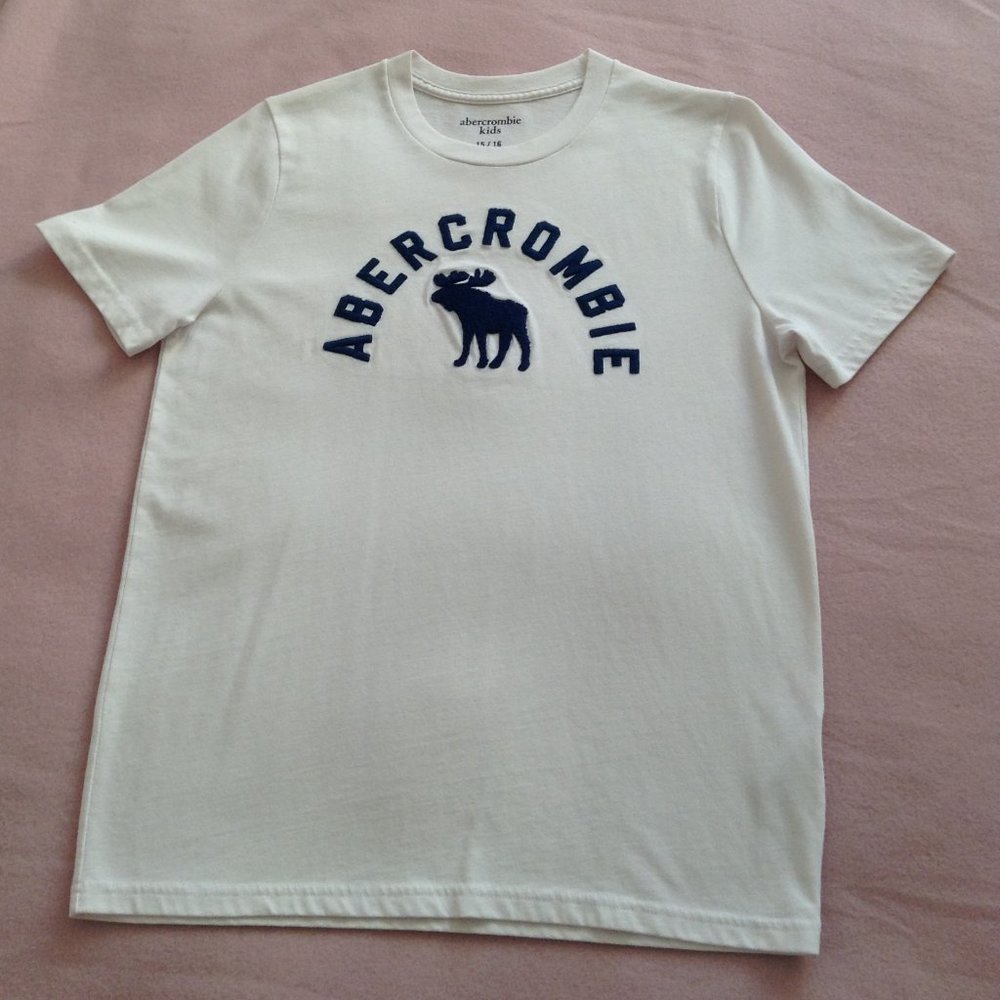 Abercrombie Kids White Short-Sleeved T-Shirt with Logo, Boys Sz. 15/16